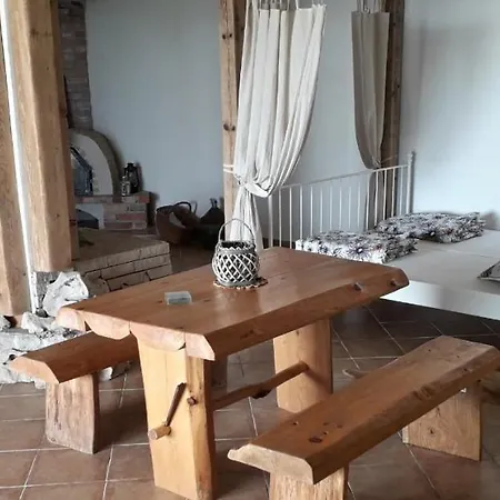 Kuca U Uvali Surbova *